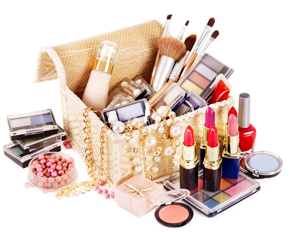 Spring cleaning in your make-up bag. Which cosmetics should be thrown away once and for all and which of them deserve the second chance?