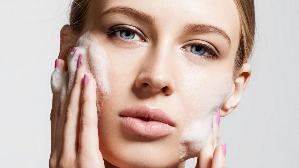 Gentle face cleansing – how to cleanse the face the right way without irritating