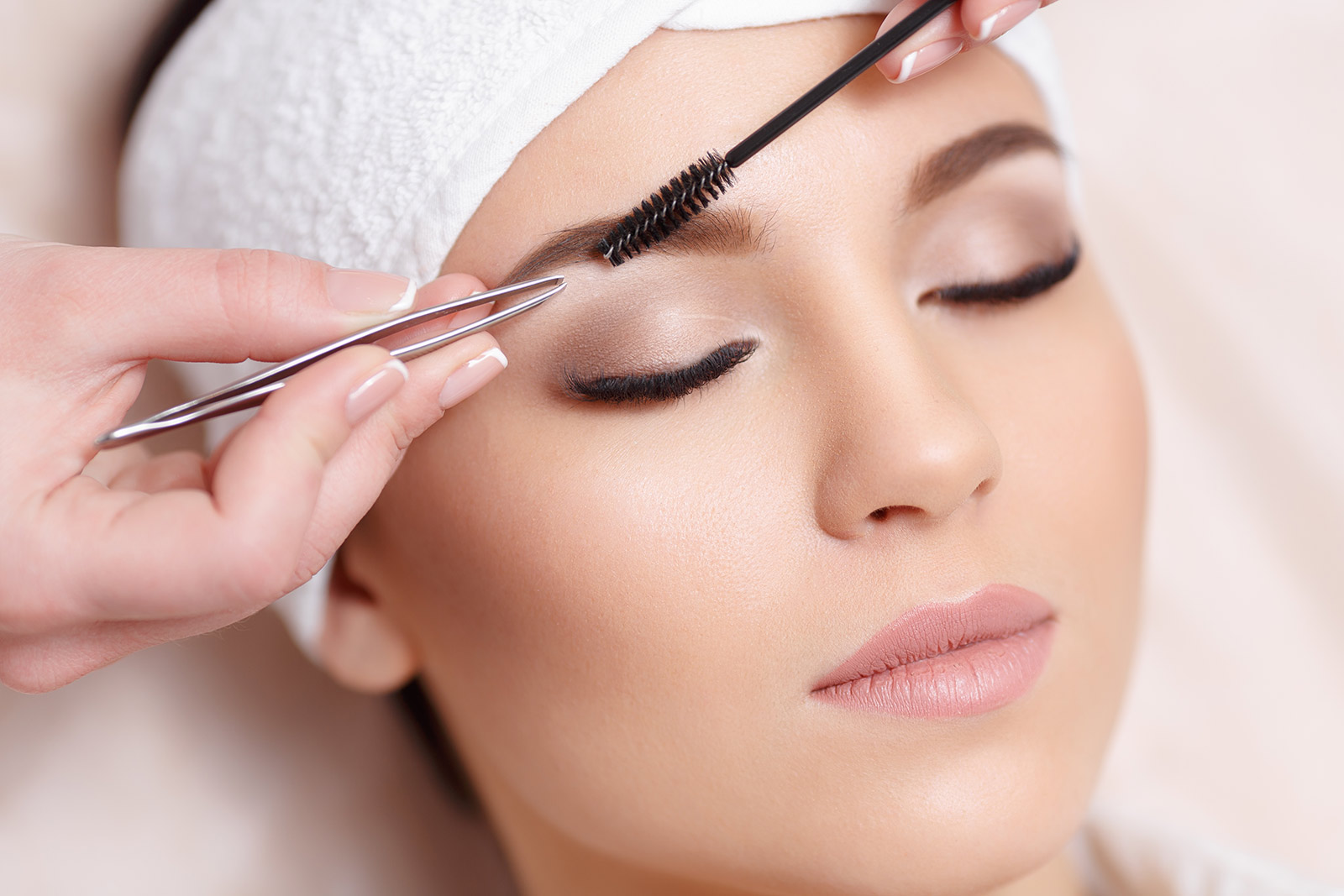 How to make your eyebrows perfect Painless eyebrow shaping